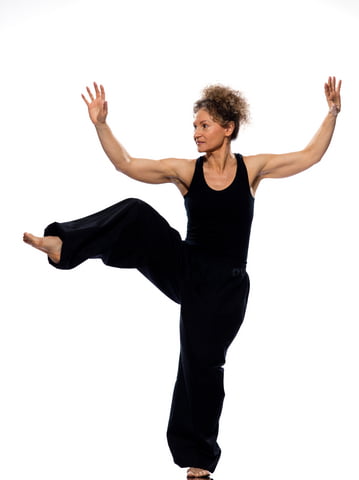 lady doing online tai chi courses